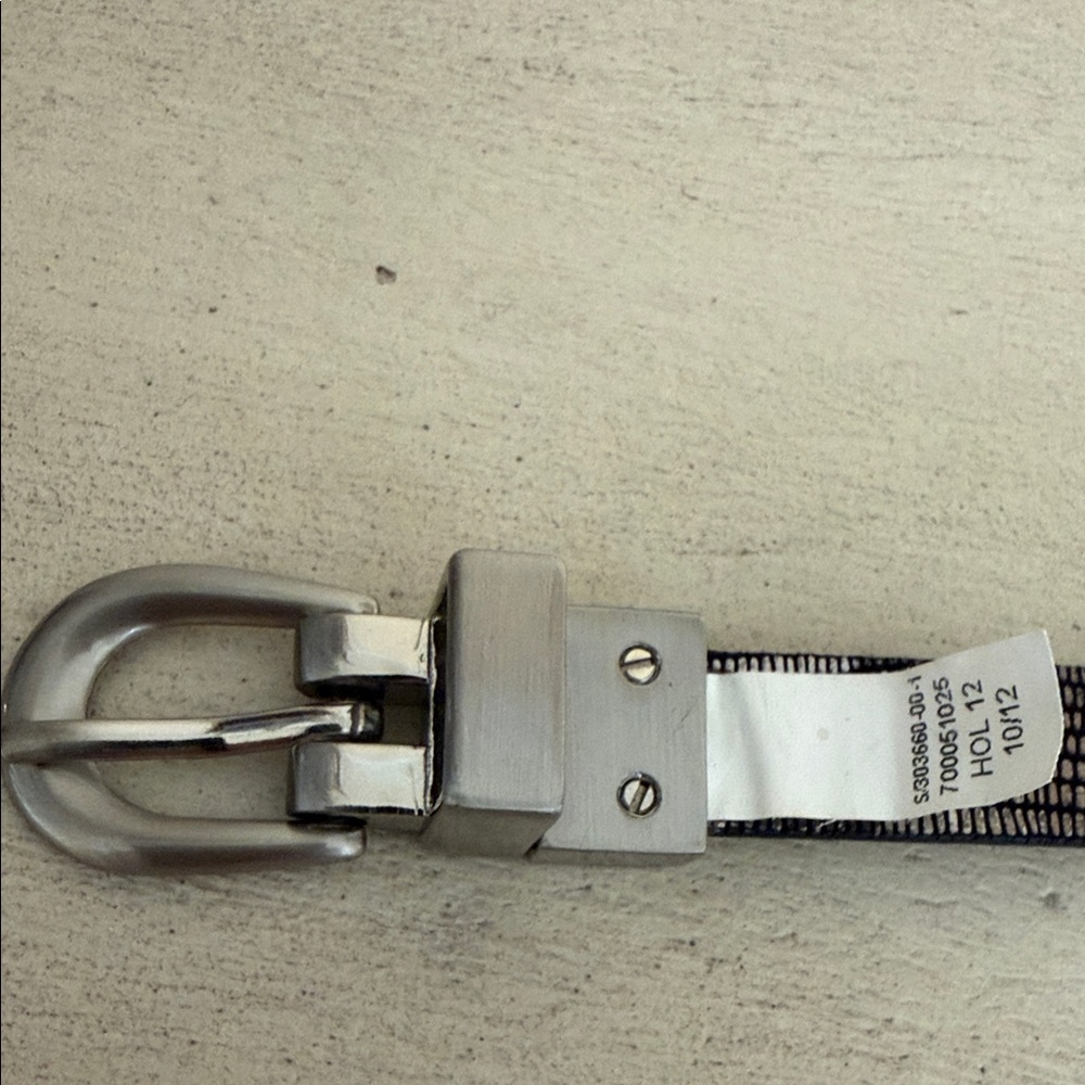 Slim Reversible Textured Belt - Picture 3 of 9